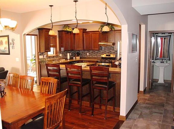 5th image of 1715 Woodland Bluff Dr