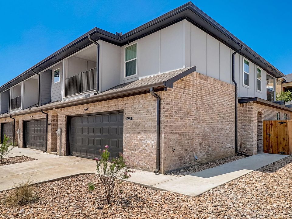 Magnolia Townhomes 1004 W Golden Ln Burleson TX Zillow