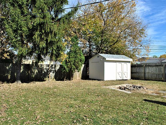 5th image of 896 Breathitt Ave