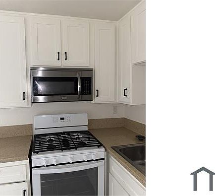 3rd image of 12613 Cranbrook Ave APT 6