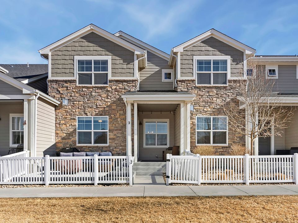 Front view of Townhome.