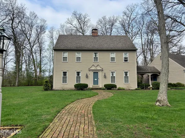 77 Back Bay Rd, Bowling Green, OH 43402