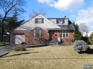 78 Warren Pl, Ridgewood, NJ 07450