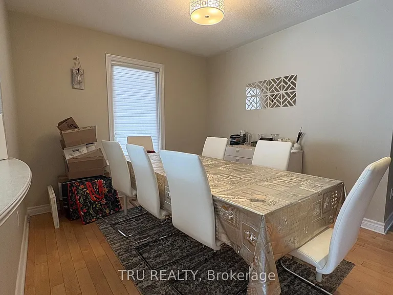 684 Beatrice Dr — Photo 10