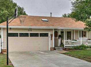 2012 Corn Dr, Papillion, NE 68046