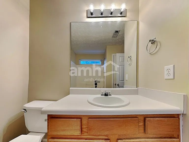 836 Windcroft Cir — Photo 9
