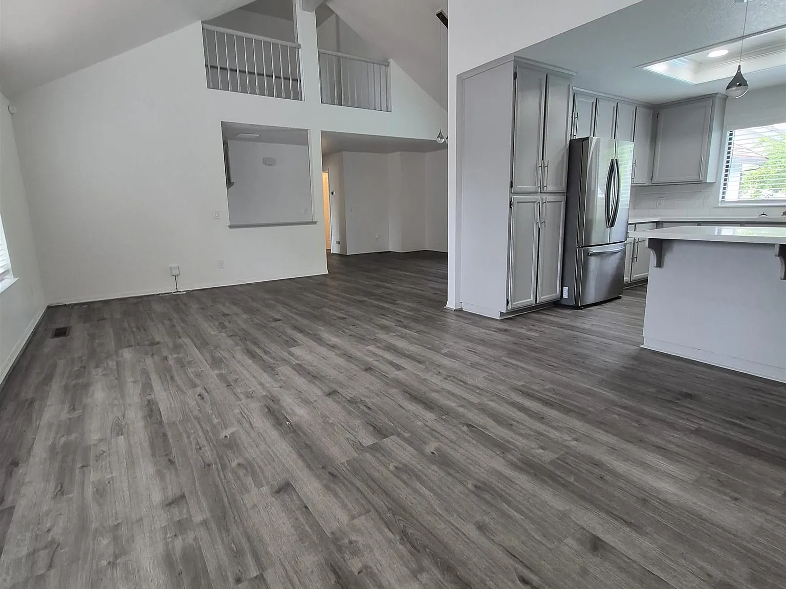 2 bed, 1900 sqft, $2,800 — Photo 4