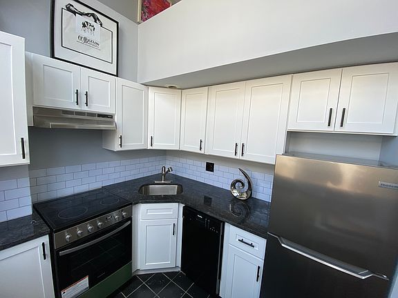 2nd image of 625-33 Christian St #2B