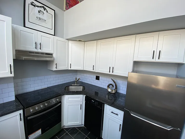 625-33 Christian St #2B — Photo 2
