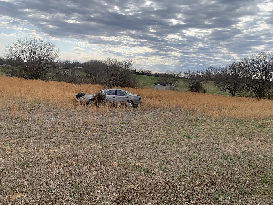 2nd image of Old Wells Rd