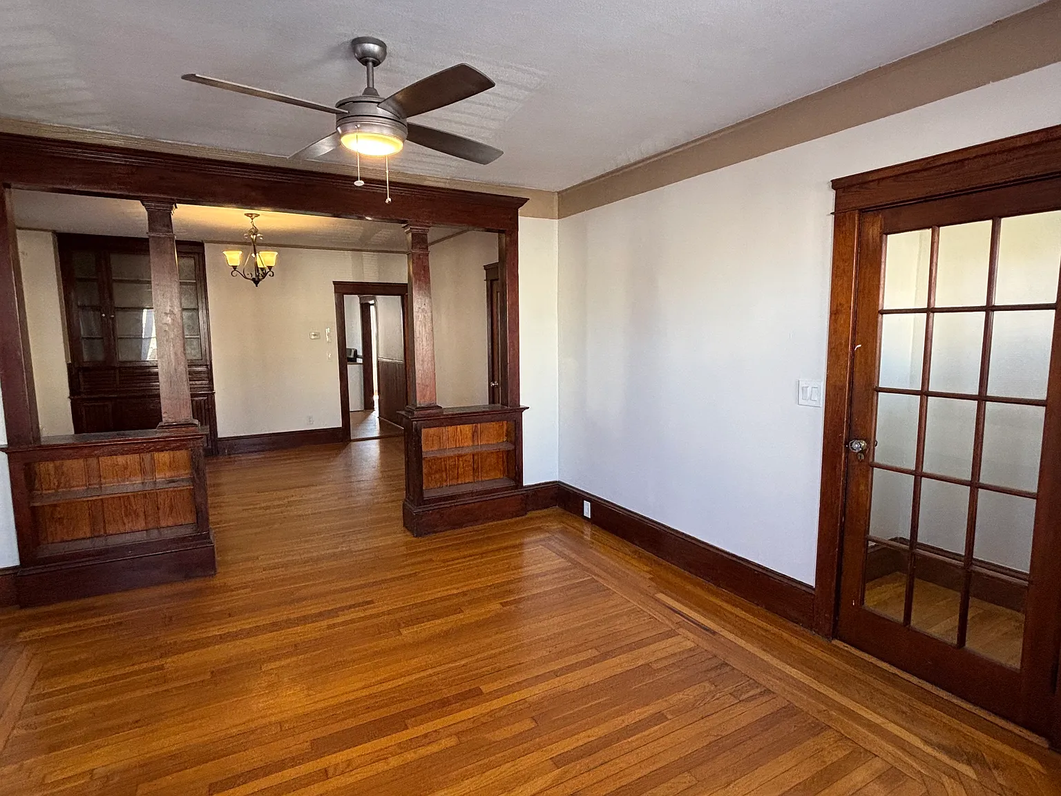 3 bed, 1292 sqft, $2,050 — Photo 2