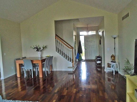 4th image of 962 Fairway Park Dr