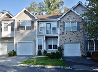 468 Mahogany Ct, Mahwah, NJ 07430