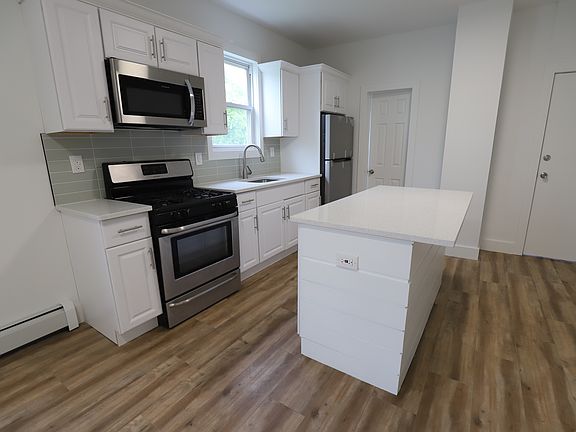 2nd image of 9 Maple St #2R