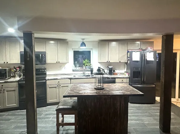 338 Abby Ln, Volant, PA 16156