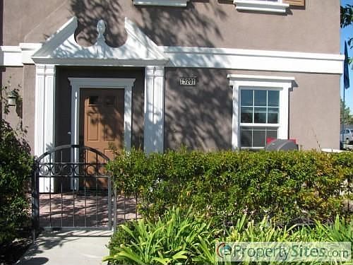 1st image of 15201 Fairfax Way