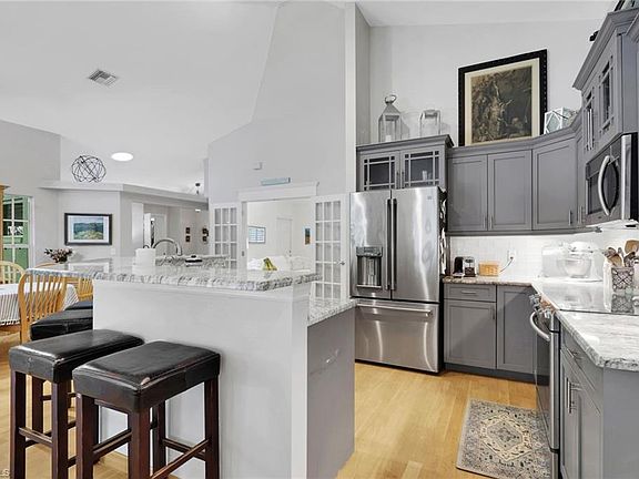 2nd image of 5810 Lancewood WAY