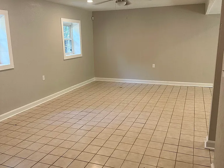 2209 Gibbs Dr — Photo 4