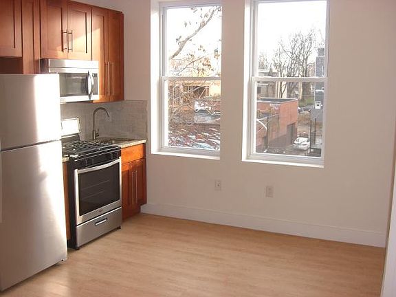 2nd image of 2737 W Girard Ave #3R