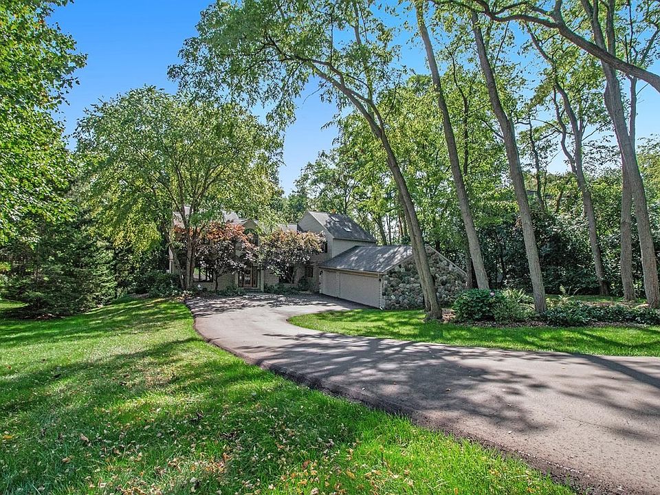 1st image of 3412 E Dobson Pl