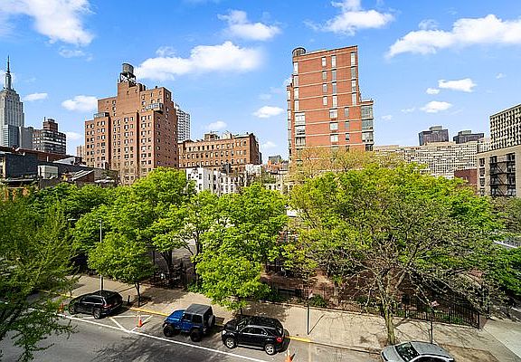 4th image of 519 2nd Ave APT 4E