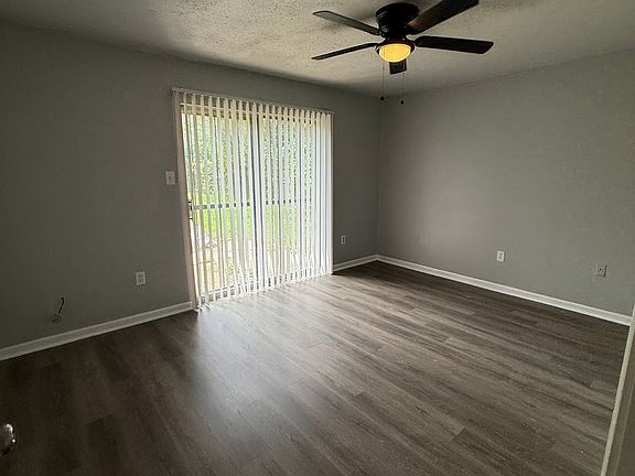 3rd image of 8262-64 Stern Ave