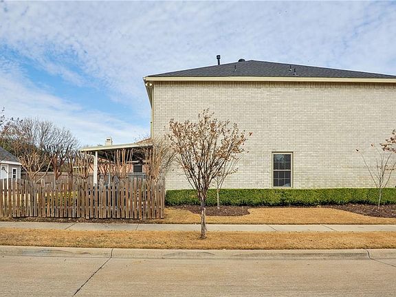 5th image of 1024 Harriman Dr