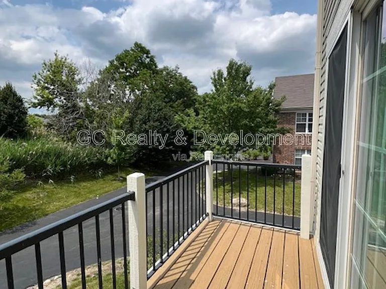 498 Grosvenor Ln — Photo 35