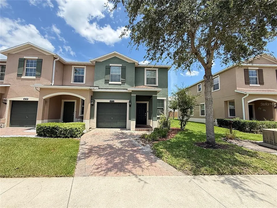 10713 Savannah Landing Cir