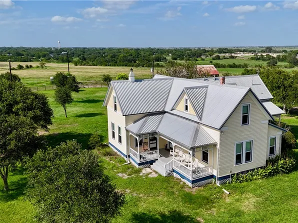 381 County Road 291, Shiner, TX 77984