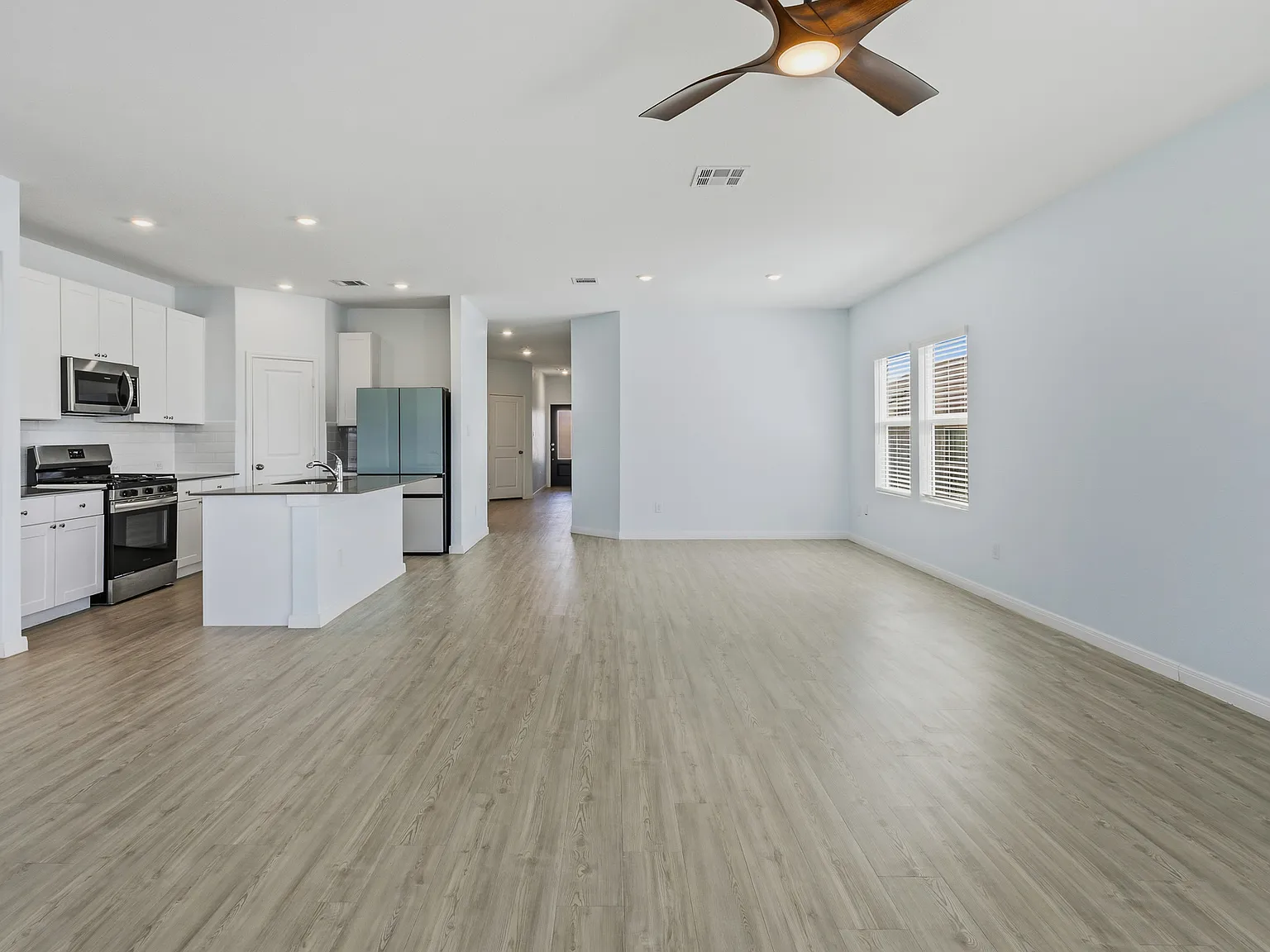 4 bed, 1910 sqft, $2,000 — Photo 4