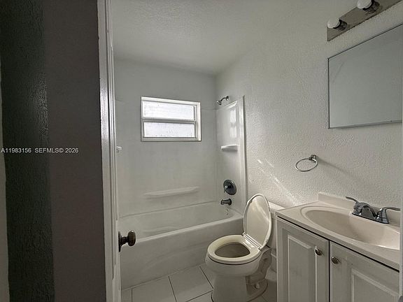 4th image of 1513 NW 15th Ave