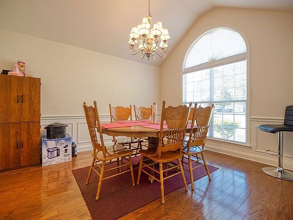 5th image of 2527 Chandler Dr