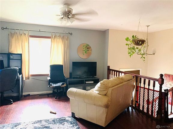 4th image of 3916 New York Dr