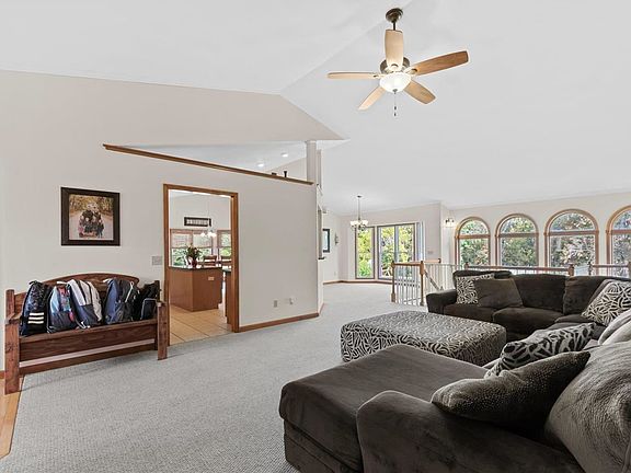 5th image of 51 Cedar Ln