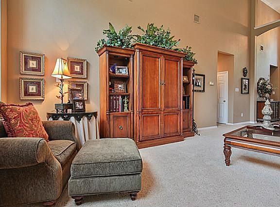 4th image of 606 Halyard Dr