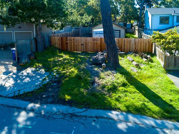 4th image of 1327 Lawton Ave