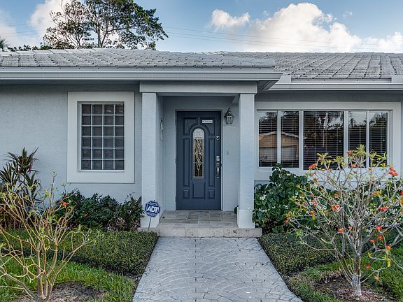 4th image of 1271 Yacht Harbor Dr
