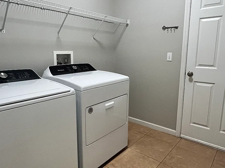 281 Perfect Dr — Photo 18