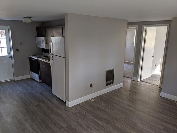 4th image of 224 8th Ave N #224