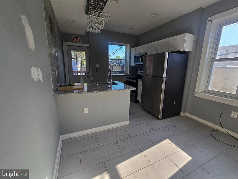 2801 W Allegheny Ave — Photo 17