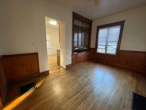 5th image of 2574 N Oakland Ave