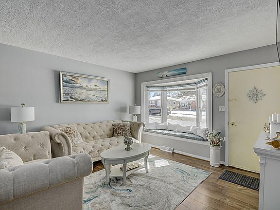 5th image of 2532 Clay Ct