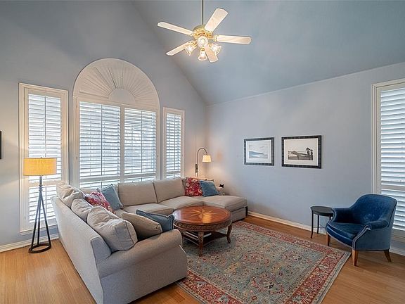 5th image of 1517 Rollins Dr