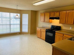 185 Rolling Ct, Lancaster, TX 75146