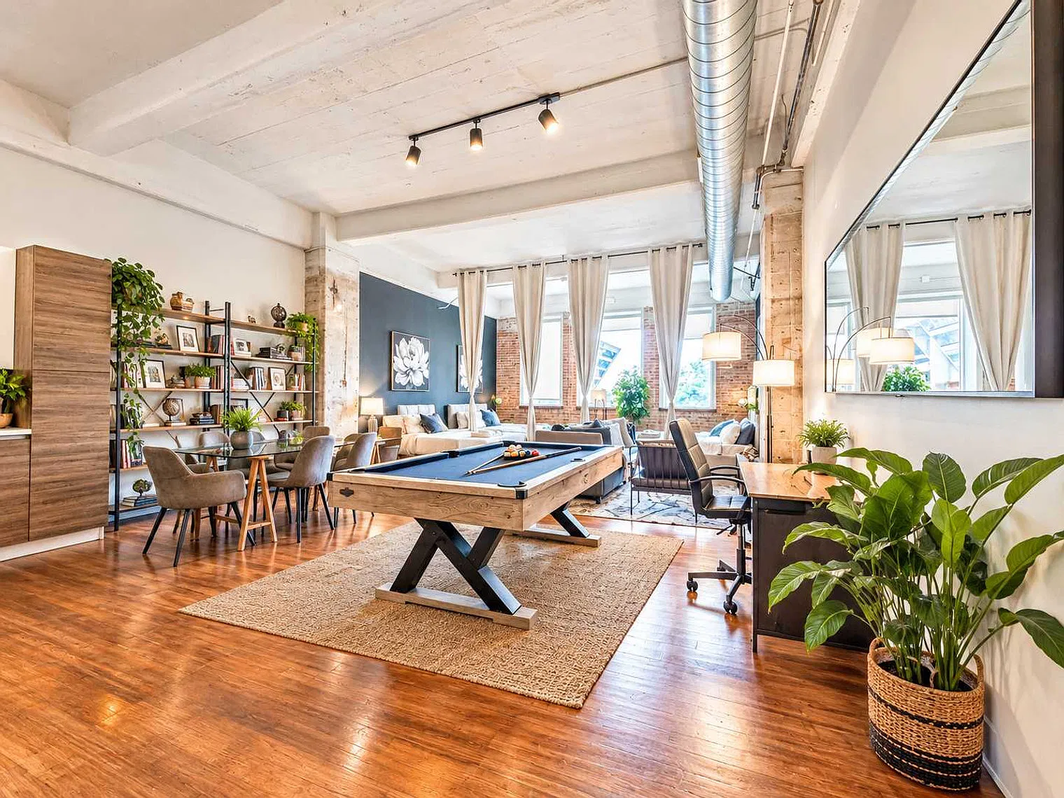 2 bed, 1.0 bath, $4,690 — Photo 3