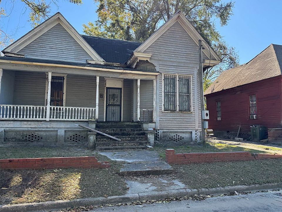 2nd image of 725&727 Lomax Dr #L