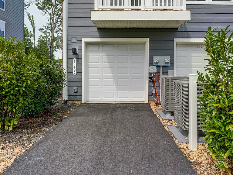 12129 Calgary Loop — Photo 42