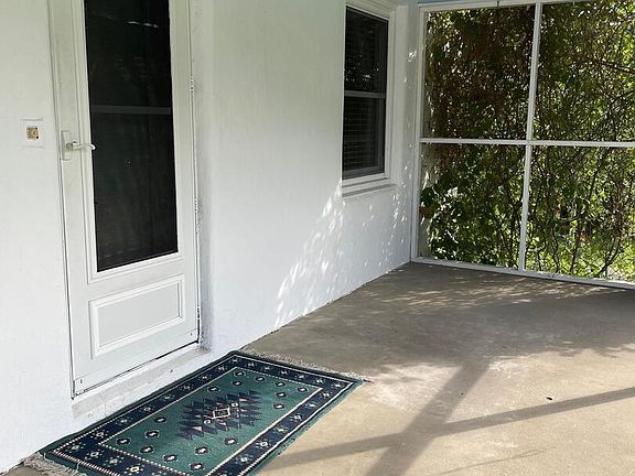 2nd image of 901 Elm St