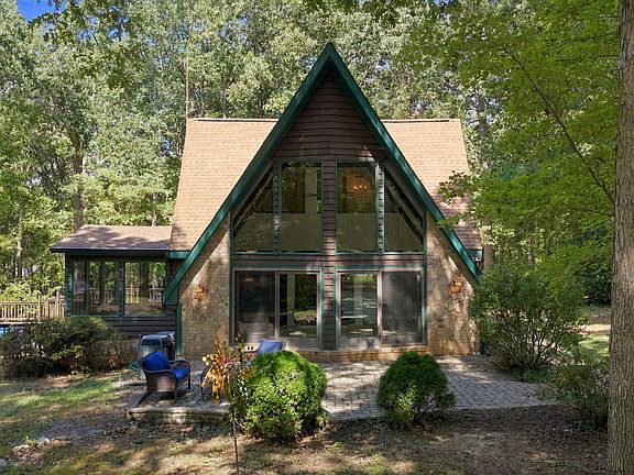 2nd image of 1121 Rollins Mill Rd